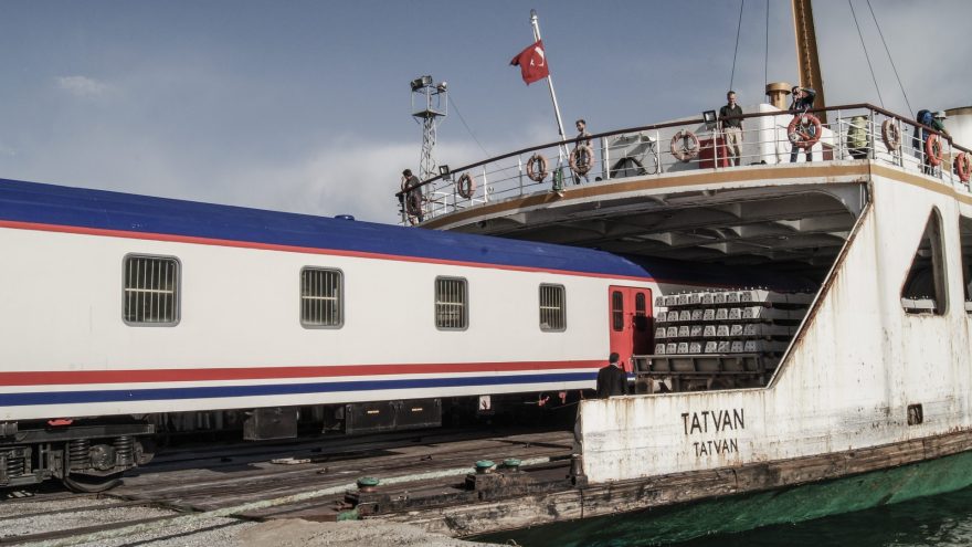 Zavazadlový vůz však pokračuje dál