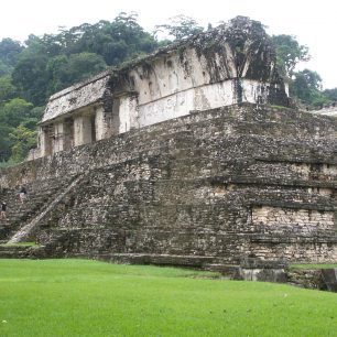 Ruiny jsou zpřístupněny díky práci archeologů a nekonečné řady dělníků, kteří je vyčistili. Pro západní svět byly objeveny až roku 1773, kdy o nich referoval Don Ramon de Ordoñez y Aguilar v jedné ze svých zpráv, Mexiko