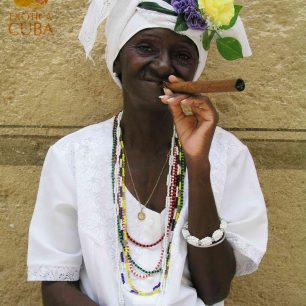 Kubánka s doutníkem