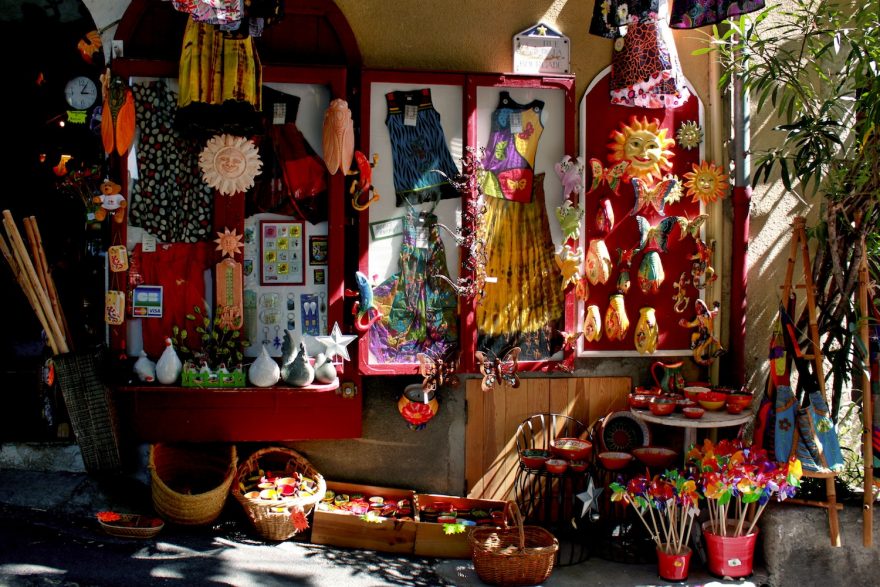 Obchůdek v Moustiers Ste. Marie