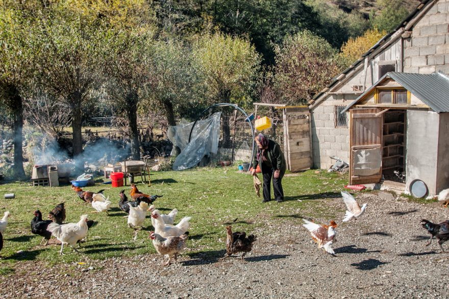 Vesnický život na horách je ve většině světa podobný