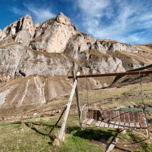 Podmínky pro turisty jsou místy poznamenány neblahou historií, ale mají tendenci se rychle zlepšovat