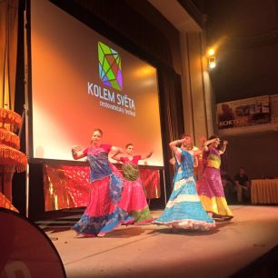 Indicky tanec v podani skupiny Kintari