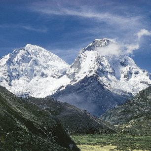 Zasněžené vrcholky And