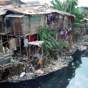 Znečištění řek v Indonésii