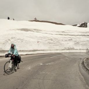Schneeberge am Pass, Dolomity