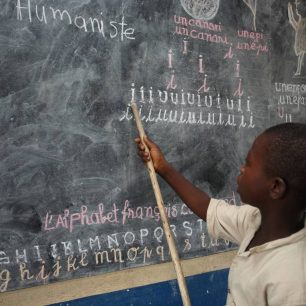 Úředním jazykem je francouzština