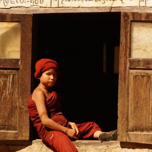 Každý mladý muž by se měl stát nejméně dvakrát za život buddhistickým mnichem, aspoň na týden. Myanmar