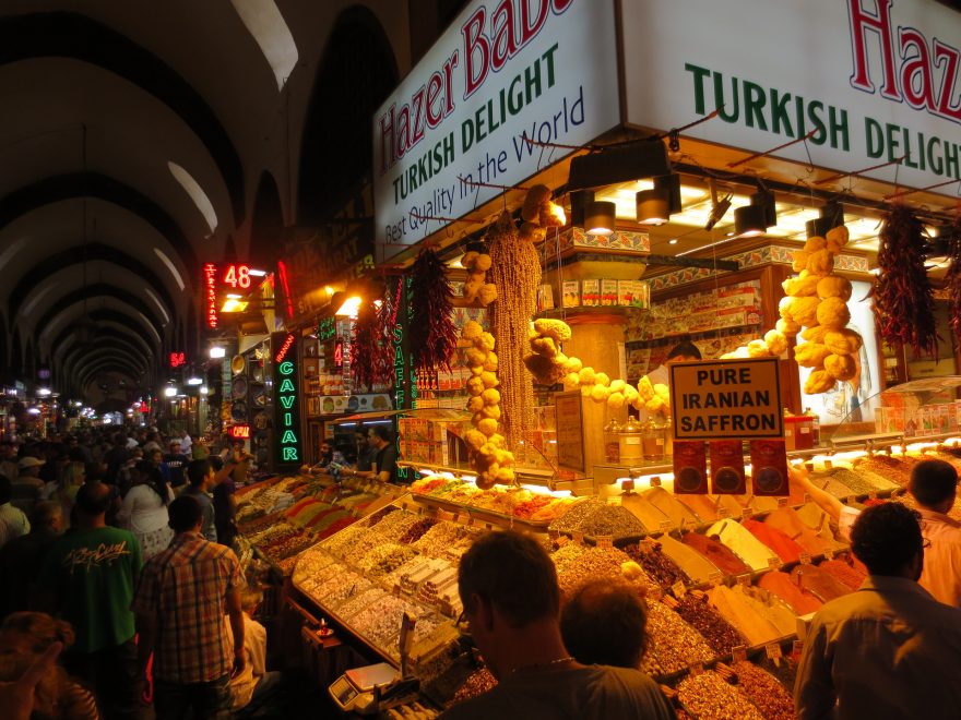 V bludišti Velkého bazaru je umění nezabloudit /Foto Olcay Düzgün/