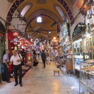 Nejlepší podmínky pro nákup zboží jsou po ránu, prodejci jsou vstřícnější /Foto Olcay Düzgün/