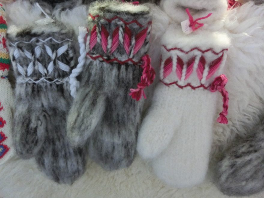 Na trhu koupíte typické produkty, Laponsko, Finsko