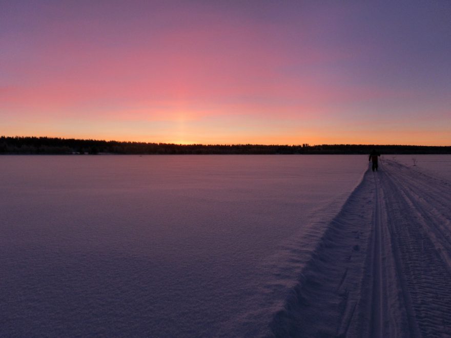 V prosinci je v Laponsku světlo pouze pár hodin v dopoledne, Laponsko, Finsko