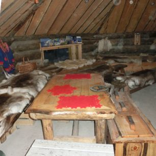 Po jízdě na psím spřežení je příjemné vyhledat místo, kde je teplo, Laponsko, Finsko