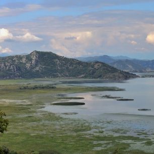 Pohled na Skadarské jezero, Černá Hora 