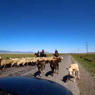 Dopravní zácpa na silnici v Kazachstánu