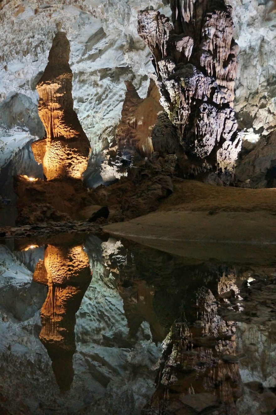 O jeskyních ve Vietnamu se mezi cizinci zatím tolik neví, ale rozhodně je nevynechejte. Doporučit můžeme úchvatné jeskyně Paradise a Phong Nha Cave