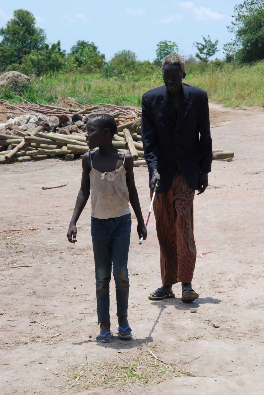Nevidomý obyvatel tábora Rhino má díky českému projektu kde bydlet, Arua, Uganda