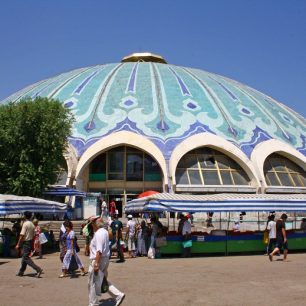 Zdobená kupole, Chorsu bazaar, Taškent, Uzbekistán
