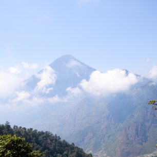Sopky se tyčí do nebe, Guatemala