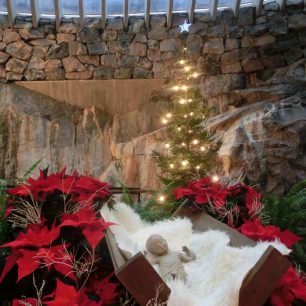 Ježíšek v kostele vytesaném do skály, Helsinky, Finsko