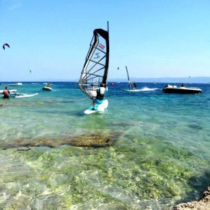Oblíbený windsurfing, Istrie, Chorvatsko