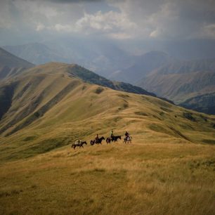 Jezdci, Gruzie