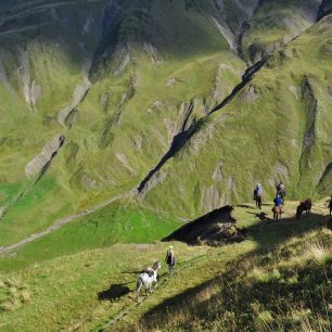 Nad průsmykem, Gruzie