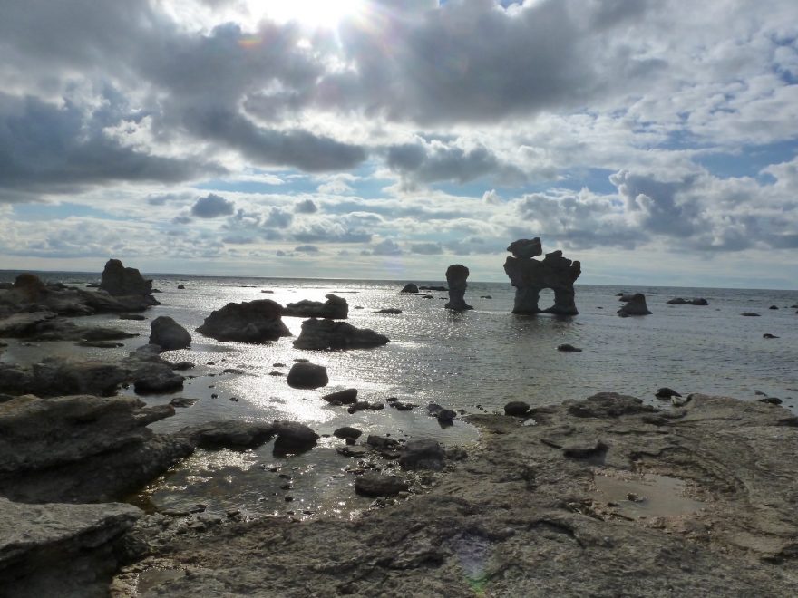 Gamla Hamn, rauky na ostrově Fårö, Gotland, Švédsko