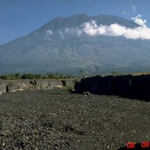Sopka Agung, Bali, Indonésie, foto: Tom Pierson