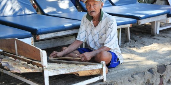 Kolektivní kremace v Indonésii