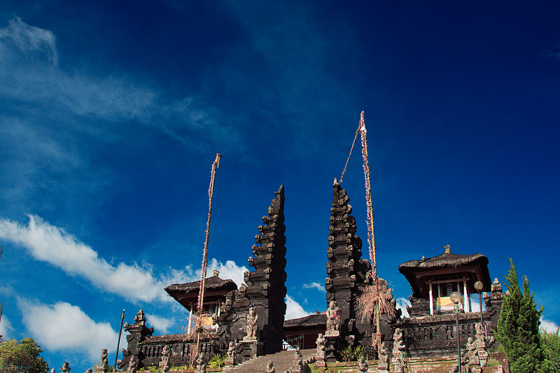 Nejsvětější chrám Besakih, Bali, Indonésia, foto: Xeviro