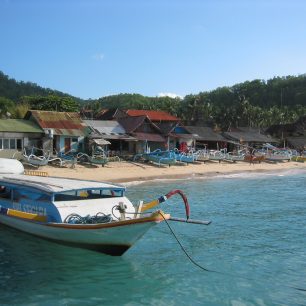 Hlavní pláž Padang Bai, Bali, Indonésie, foto: Burmesedays