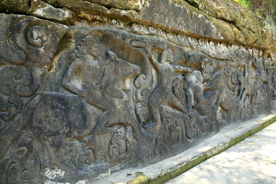 Reliéfy Yeh Pulu, Bali, Indonésie