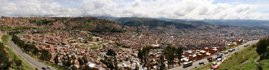 Pohled na La Paz z hrany El Alto, Bolívie