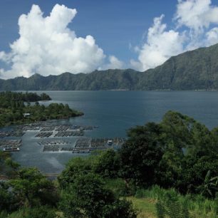 Jezero Batur, severovýchodní Bali, Indonésie