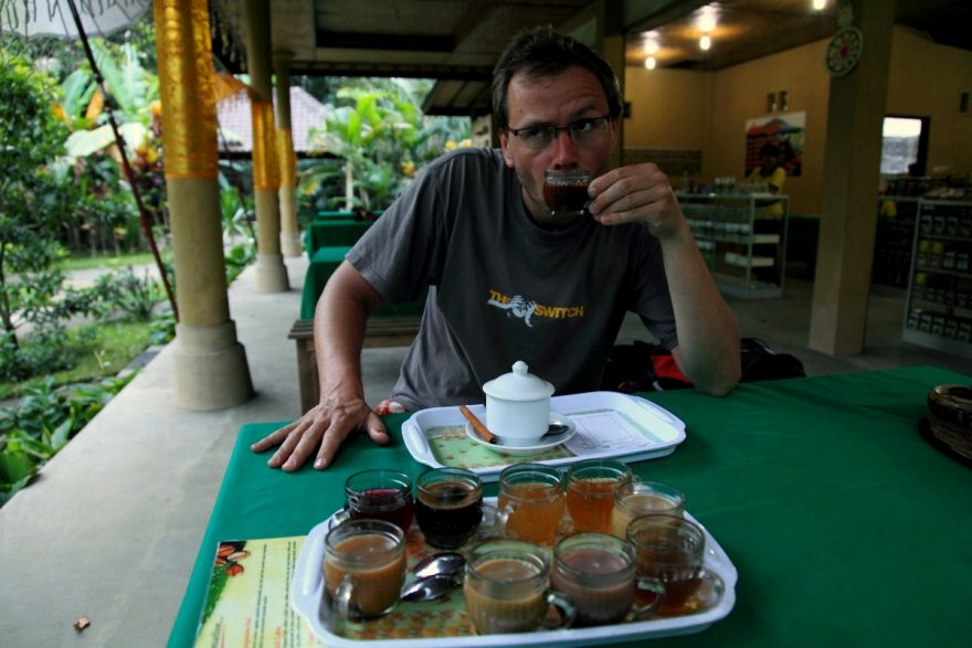 Ochutnávka na kávové farmě, Bali, Indonésie