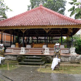 Jeviště královského paláce, Ubud, Bali, Indonésie, foto: Michael Gunther