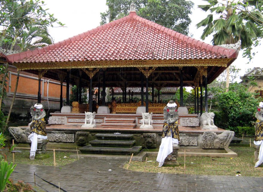 Jeviště královského paláce, Ubud, Bali, Indonésie, foto: Michael Gunther