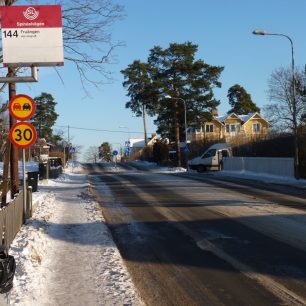 Autobusové zastávky jsou přehledně značené, Stockholm, Švédsko