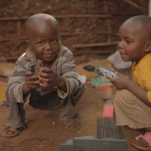 Další z dětí slumu, Kibera, Nairobi, Keňa