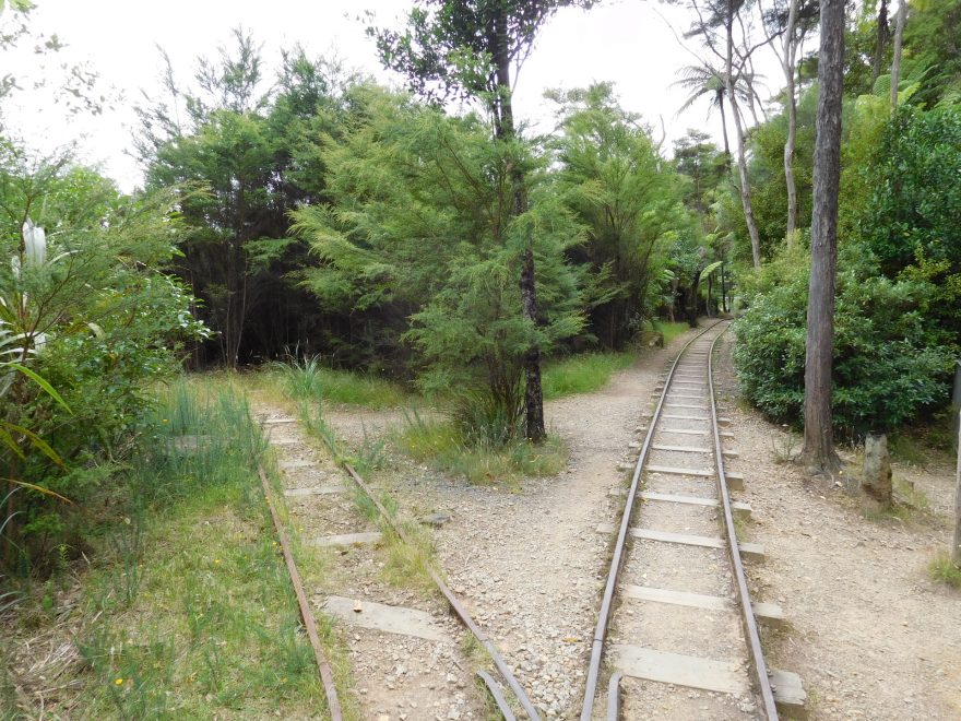 Trať pro těžební vozíky, Karangahake Gorge, Coromandel, Nový Zéland