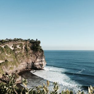 Malebné pobřeží, Bali, Indonésie