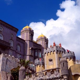 Barevné Palacio de Pena, Sintra, Portugalsko