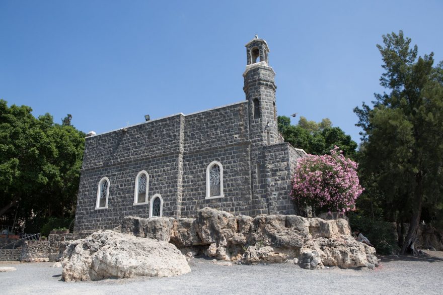 Kaple Primátu sv. Petra na pobřeží Galilejského jezera, Izrael