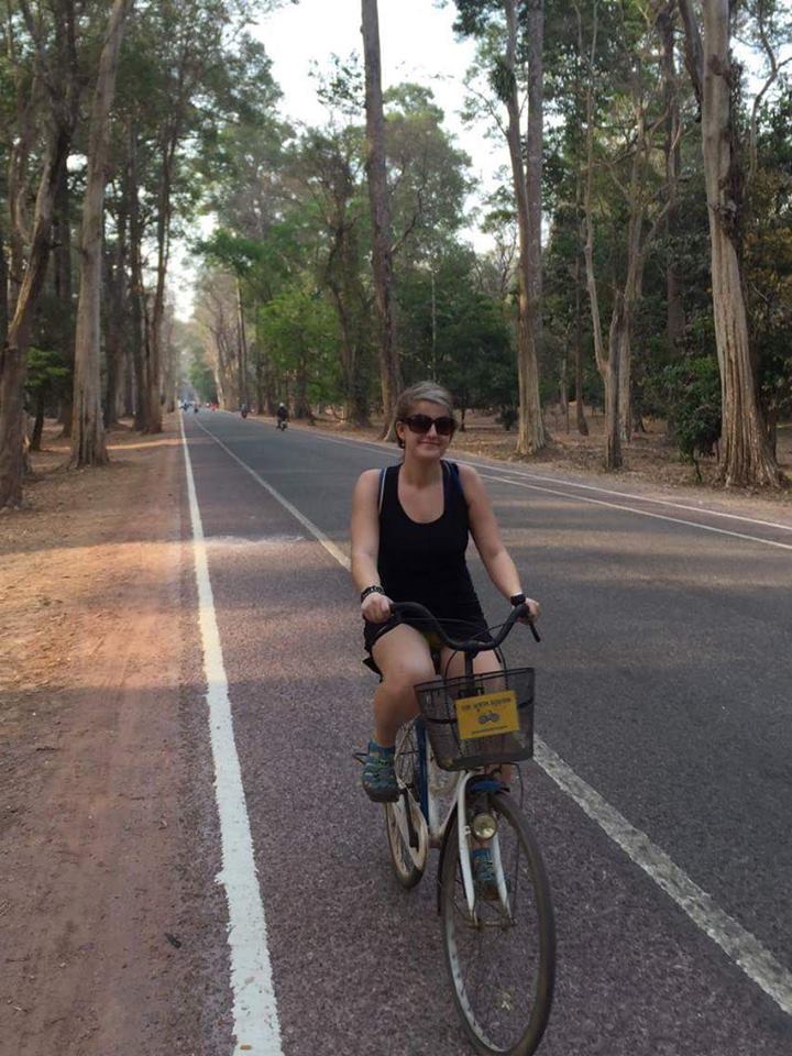 Angkor Wat si úplně nejlépe prohlédnete na kole, Kambodža