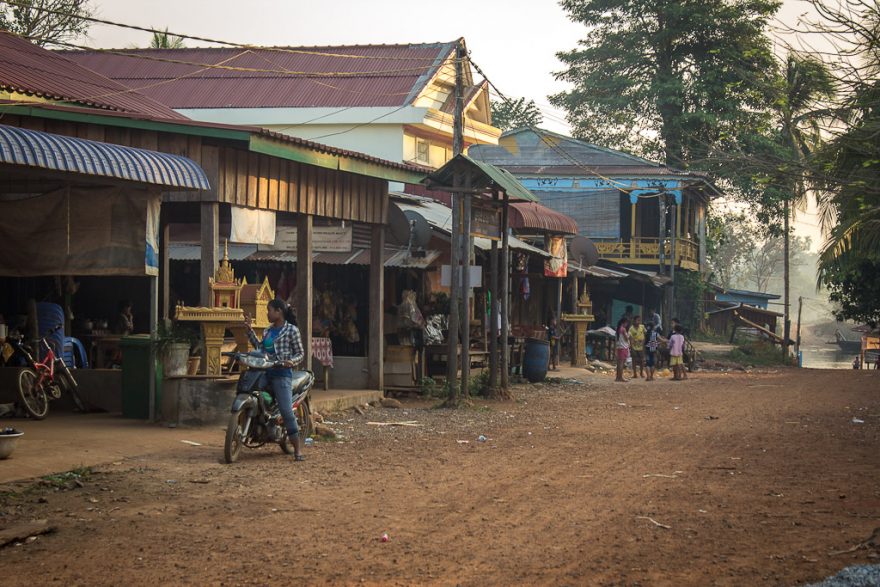 Pralesní vesnice Chi Phat, Kambodža