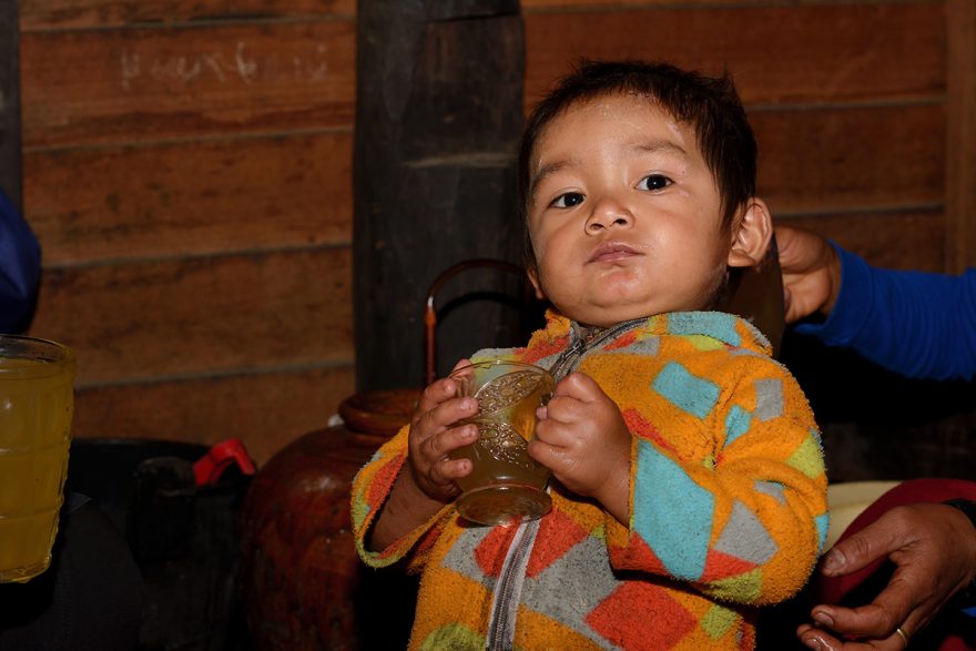 Místní alkohol khaung chutná i dětem, Čjinský stát, Myanma