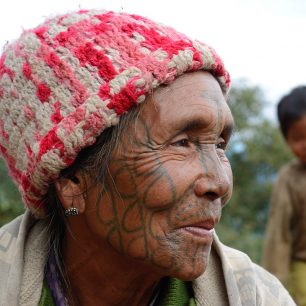 Tetované domorodé ženy, Čjinský stát, Myanma