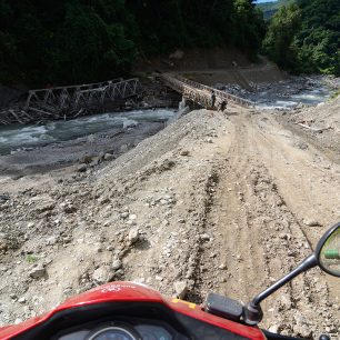 Starý most byl při posledních povodních stržen, Čjinský stát, Myanma