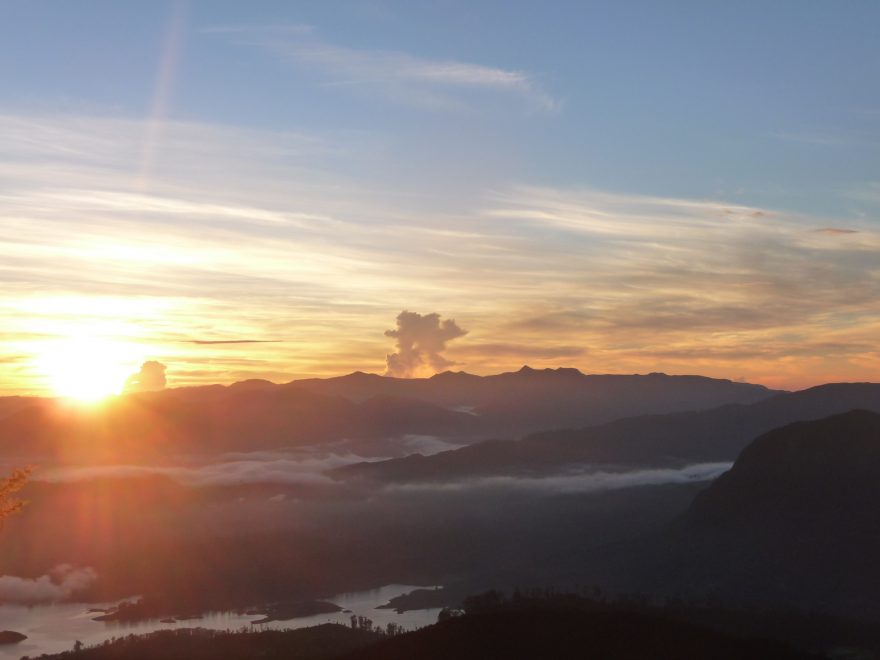 Východ slunce nad Adamovou horou, Srí Lanka